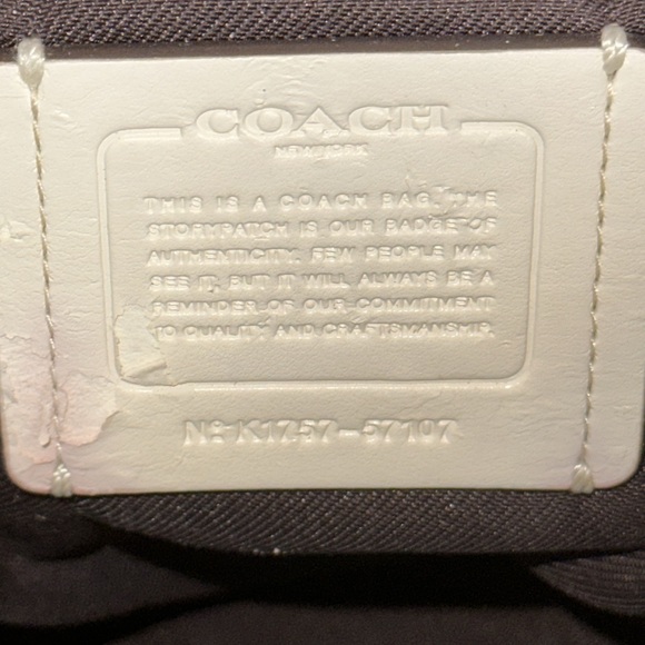 Coach Turnlock Chain Leather Tote 27 in Chalk & Light Gold! In Great Condition! - Picture 12 of 12